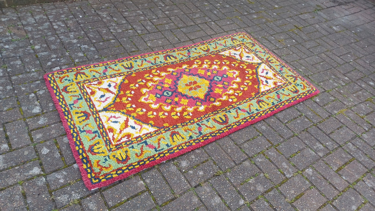 Large Vintage Woollen Red Pattern Woven Decorative Vintage Rug 70s or 80s