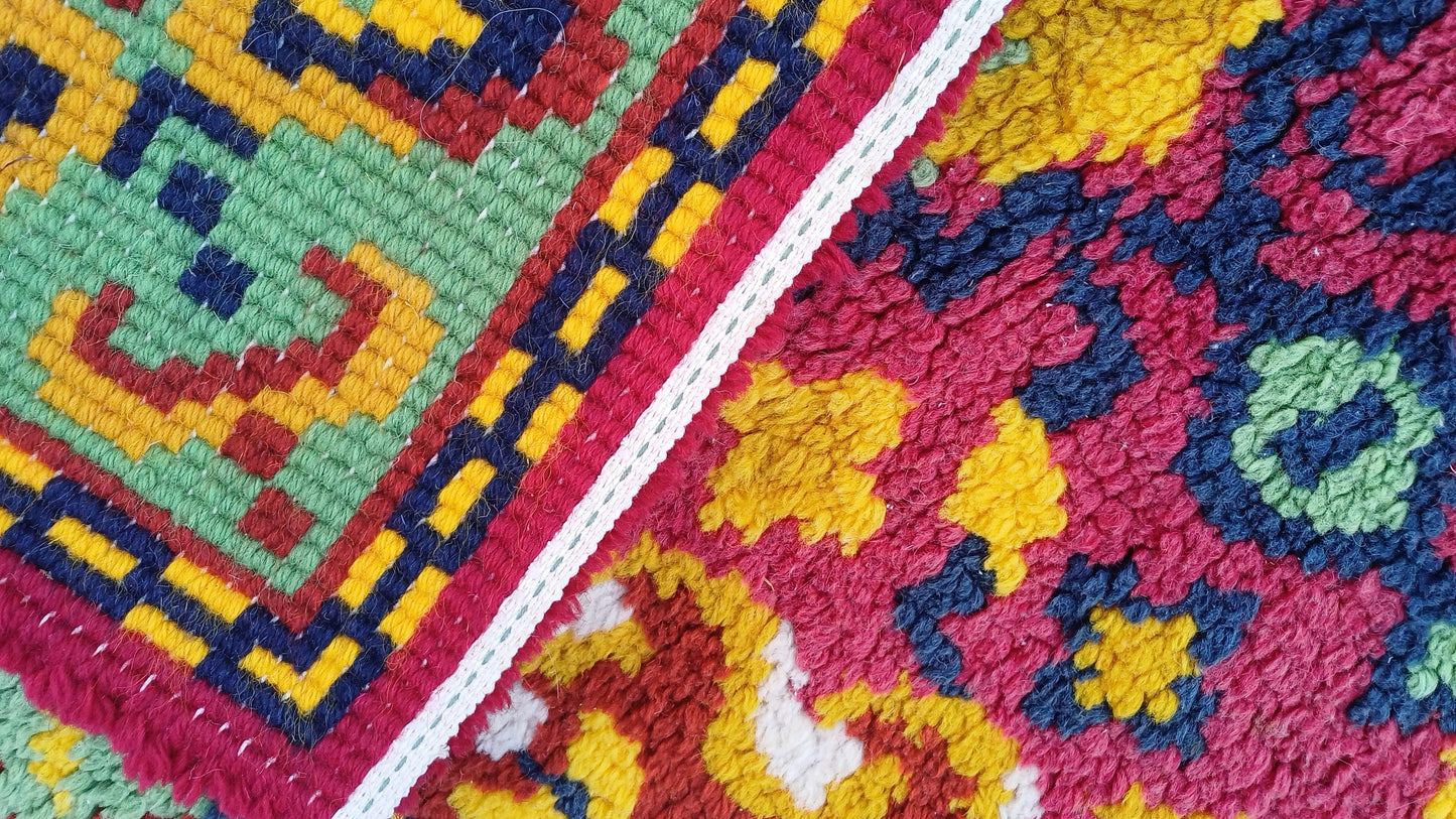 Large Vintage Woollen Red Pattern Woven Decorative Vintage Rug 70s or 80s