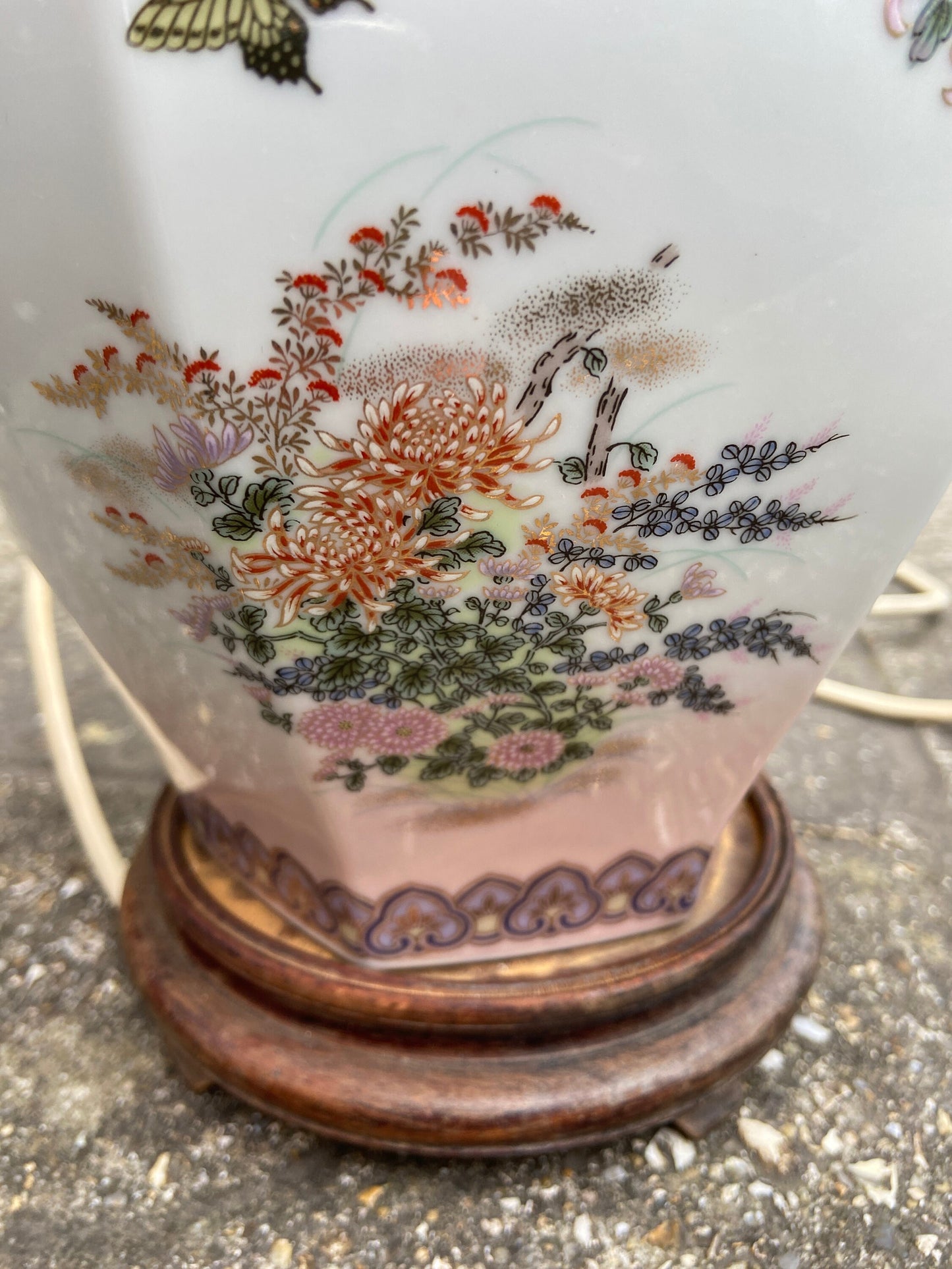 Stunning pair of vintage pink and white oriental chinese ginger jar style lamps - excellent condition, working table lamps, pair table lamps