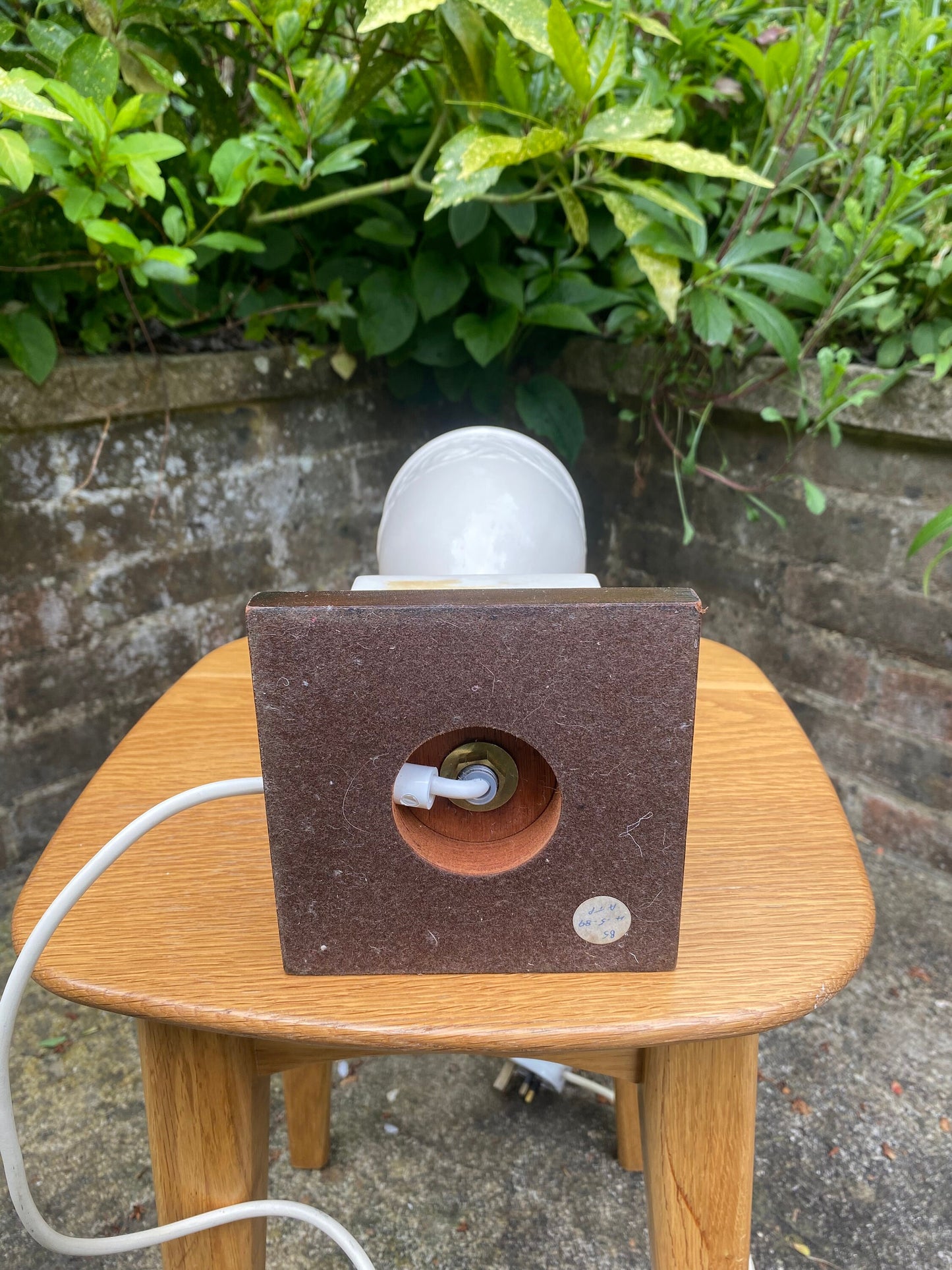 Marvellous large cream classical style ceramic lamp on square wooden base - vintage table lamp, working lamp