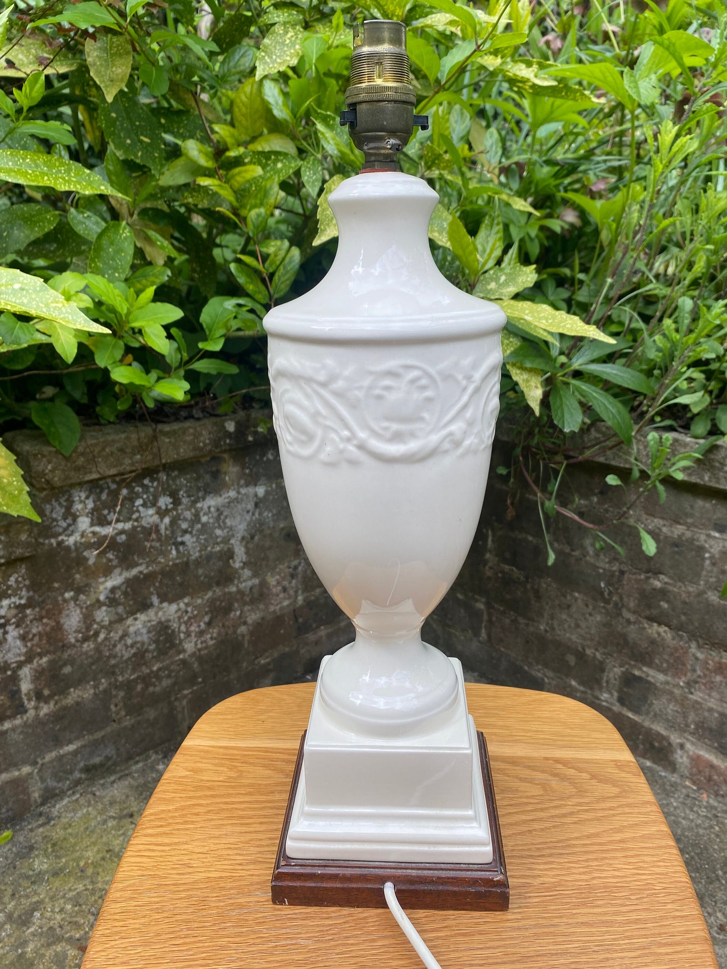 Marvellous large cream classical style ceramic lamp on square wooden base - vintage table lamp, working lamp