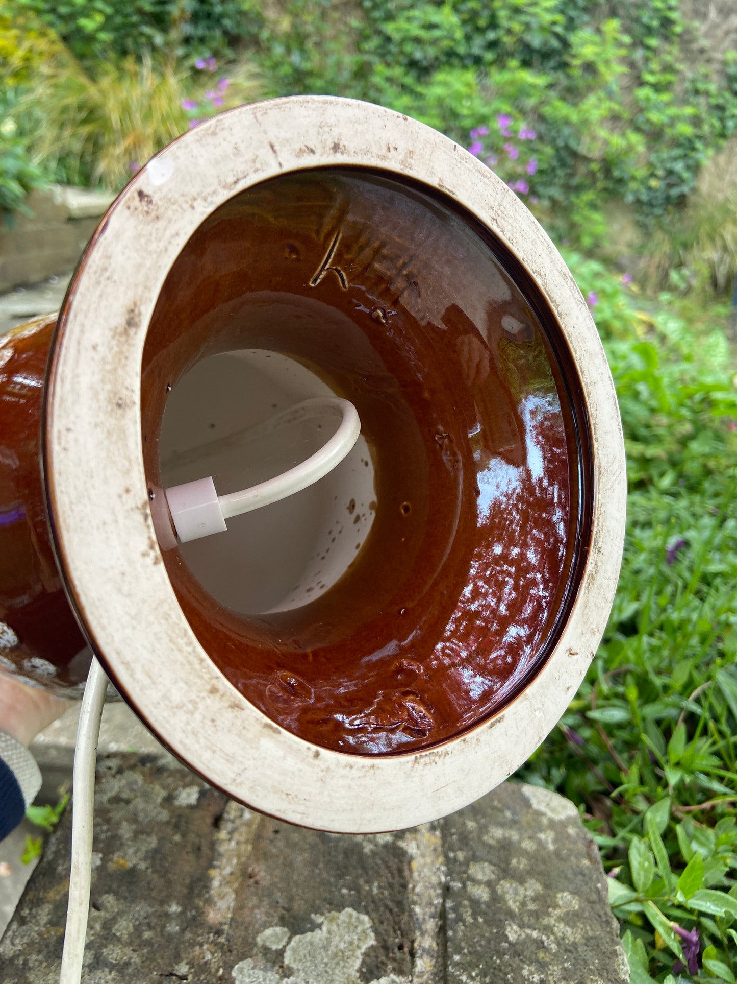 Retro 1970s brown pottery table lamp with brown glaze, two tone, and white lava flow glaze detail dripping from the top - working lamp