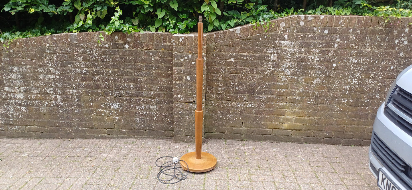 Vintage Art Deco 30s Wooden Turned Standard Lamp. Working.