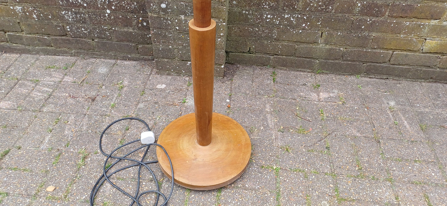Vintage Art Deco 30s Wooden Turned Standard Lamp. Working.