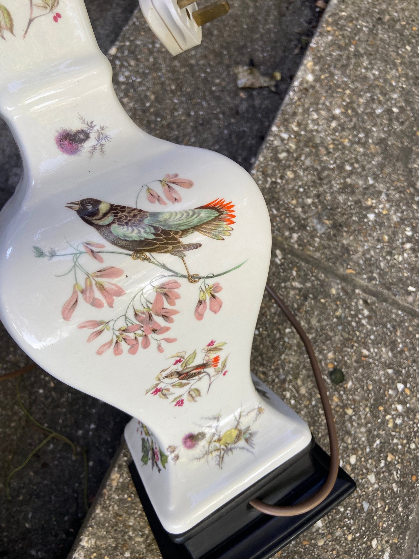 Tall attractive ceramic lamp decorated with birds - vintage table lamp white with painted birds, working condition