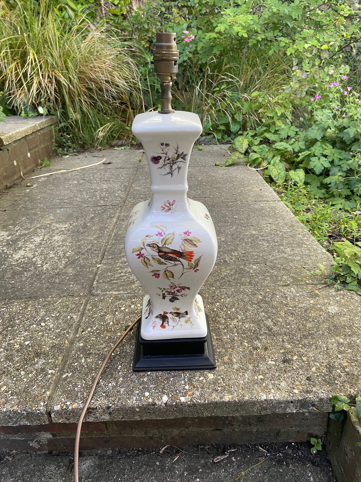 Tall attractive ceramic lamp decorated with birds - vintage table lamp white with painted birds, working condition