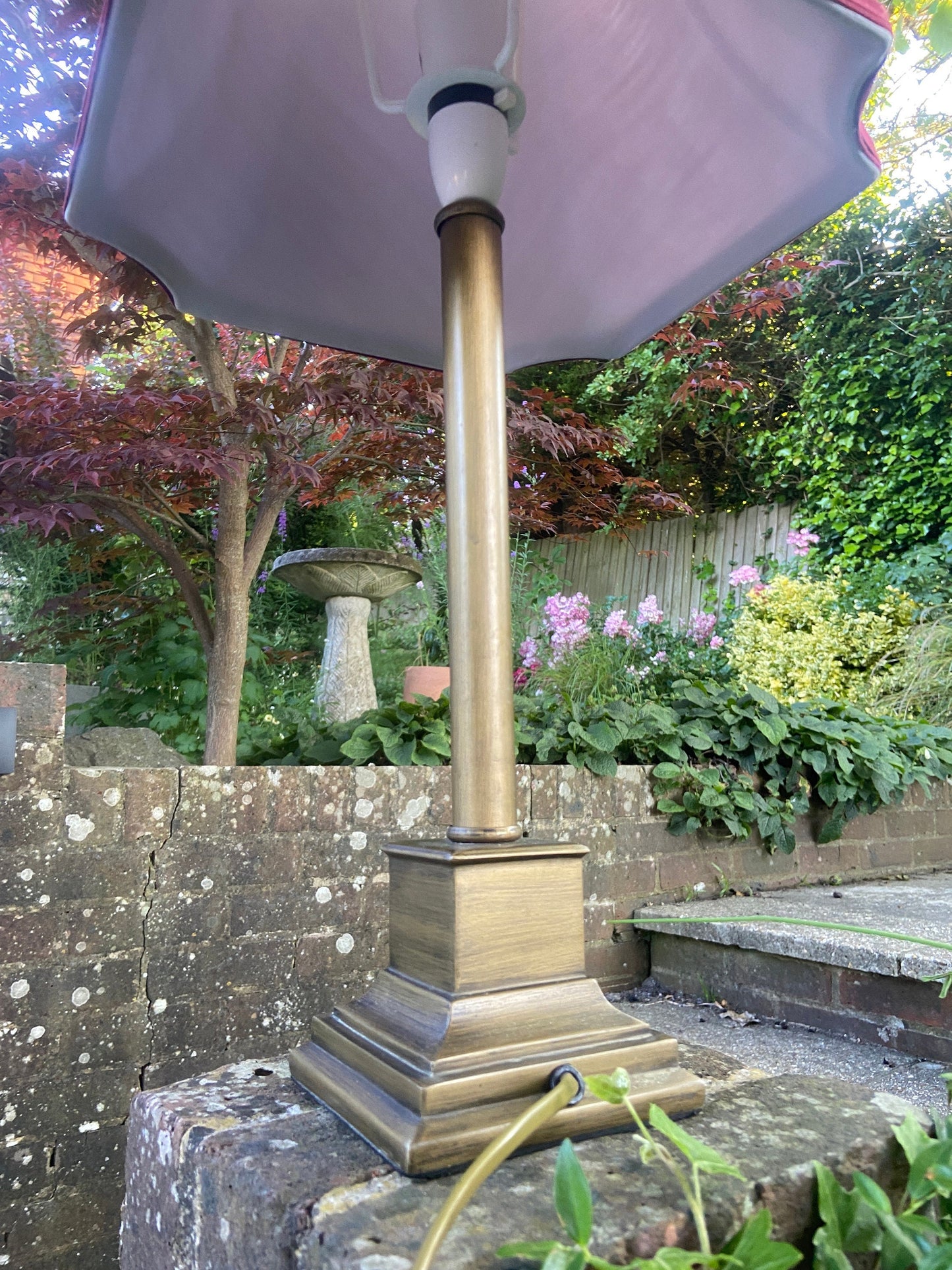 Delightful vintage very tall metal lamp (antique bronze gold colour) with maroon vintage shade, quality vintage table lamp working condition