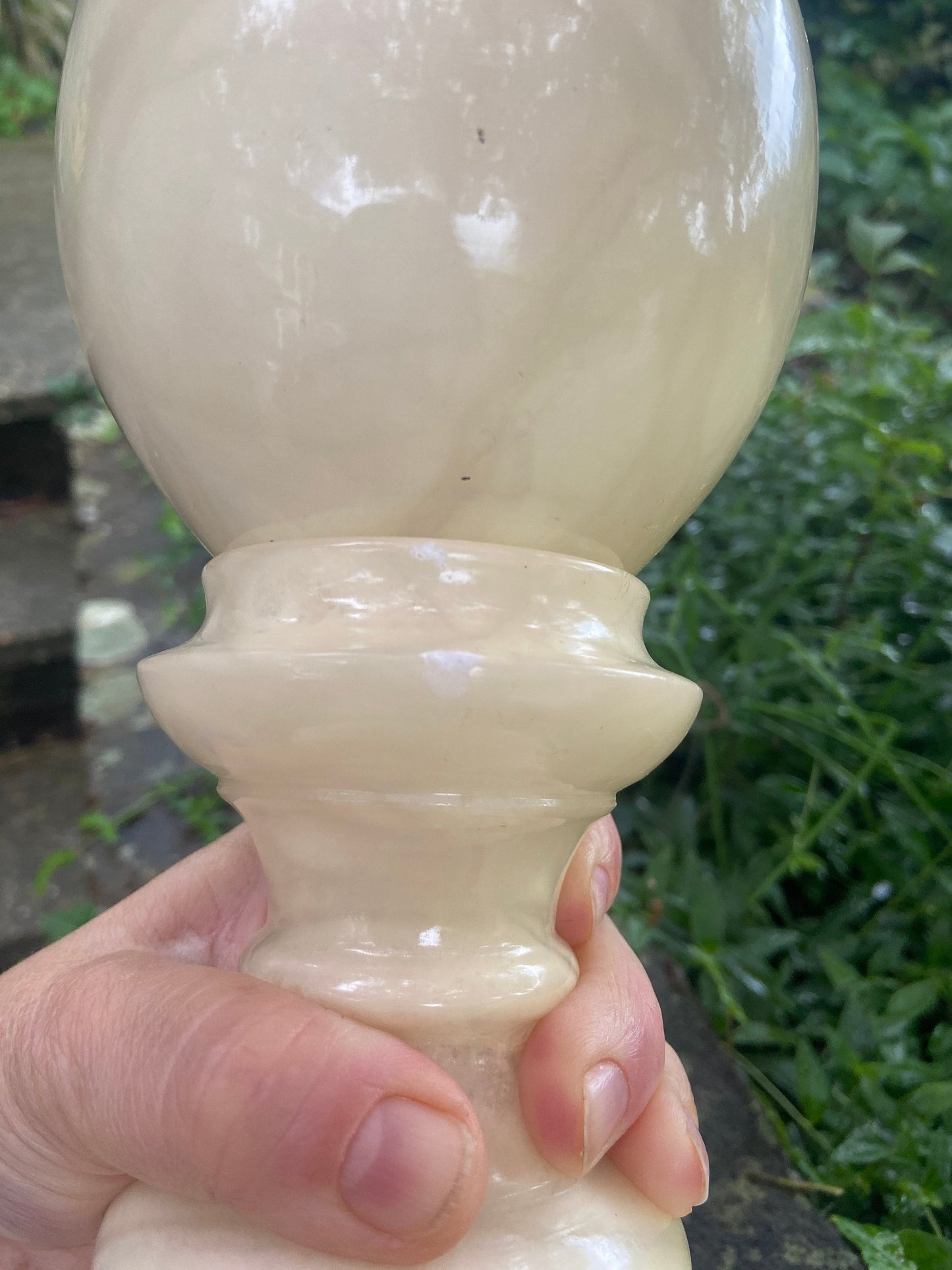 Very tall vintage onyx alabaster table lamp stunning! 60cm tall, working condition