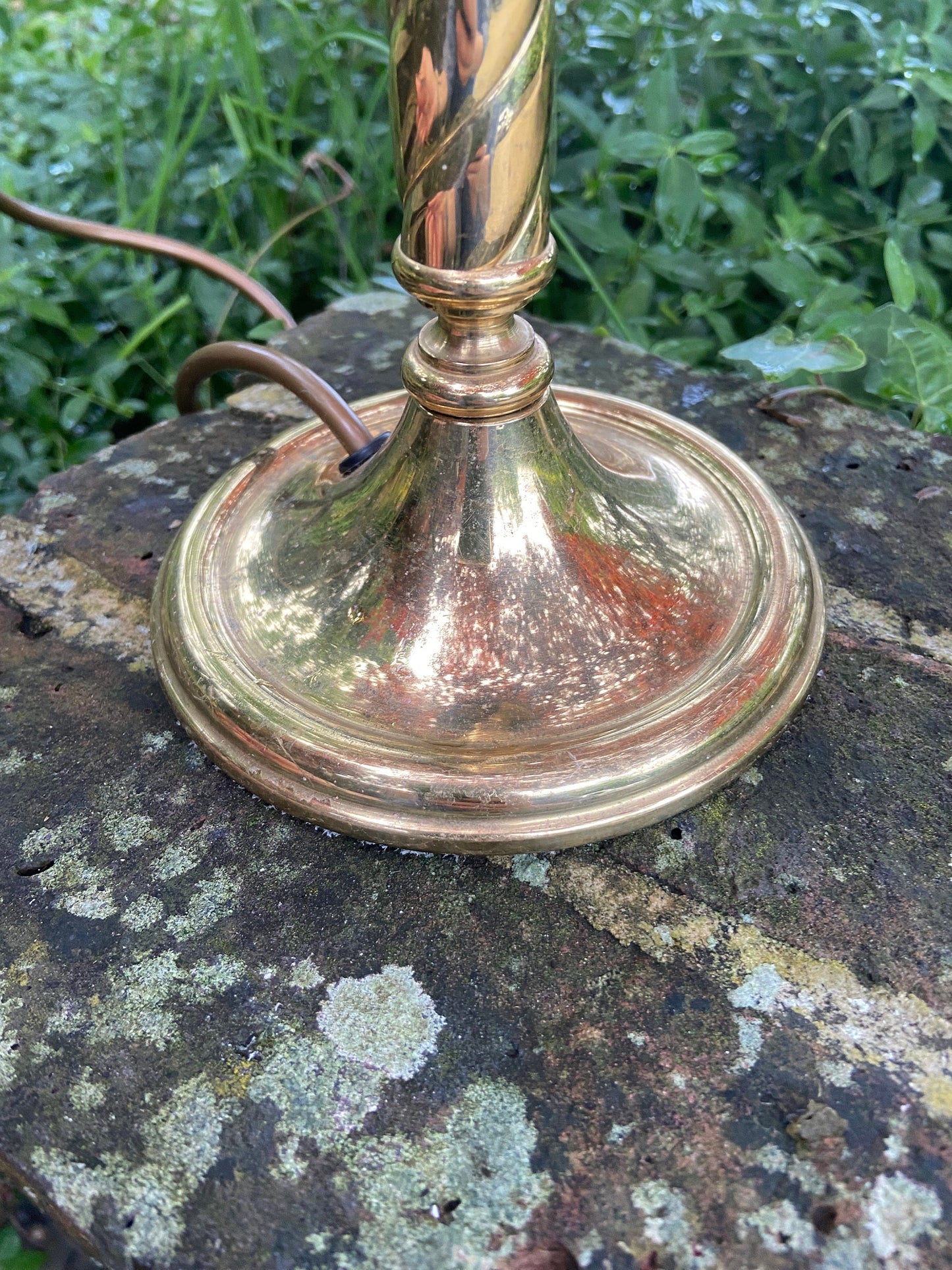 Vintage brass IPRIS candlestick style turned lamp, spiral twist stem, working vintage table lamp