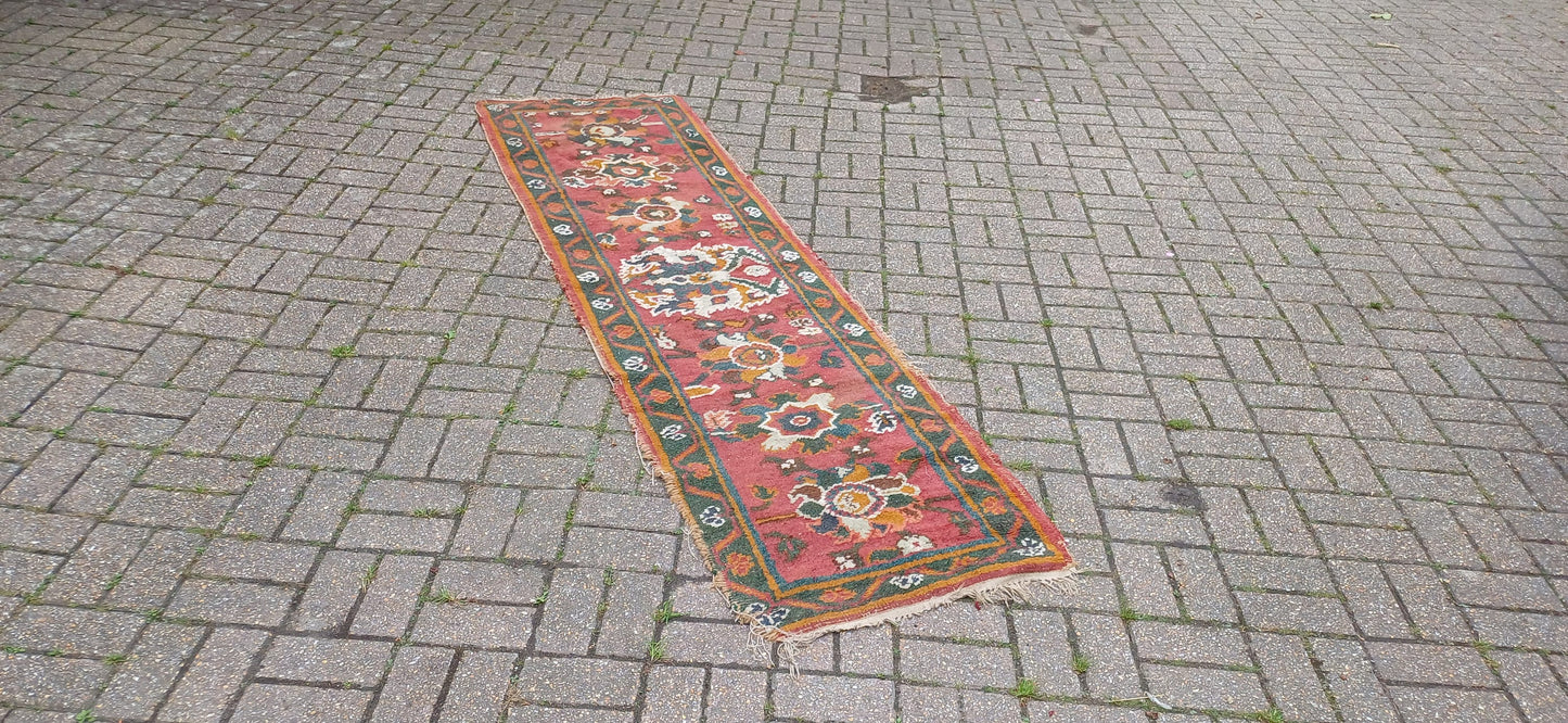 Charming Bohemian Age Worn Early 20th Century Vintage Rug Runner Beautiful Colours Shabby Chic 260 x 72 cm