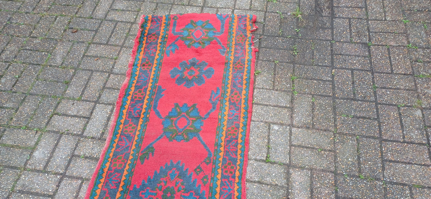 Charming Bohemian Age Worn Early 20th Century Vintage Rug Runner Beautiful Colours Shabby Chic 515 x 70 cm