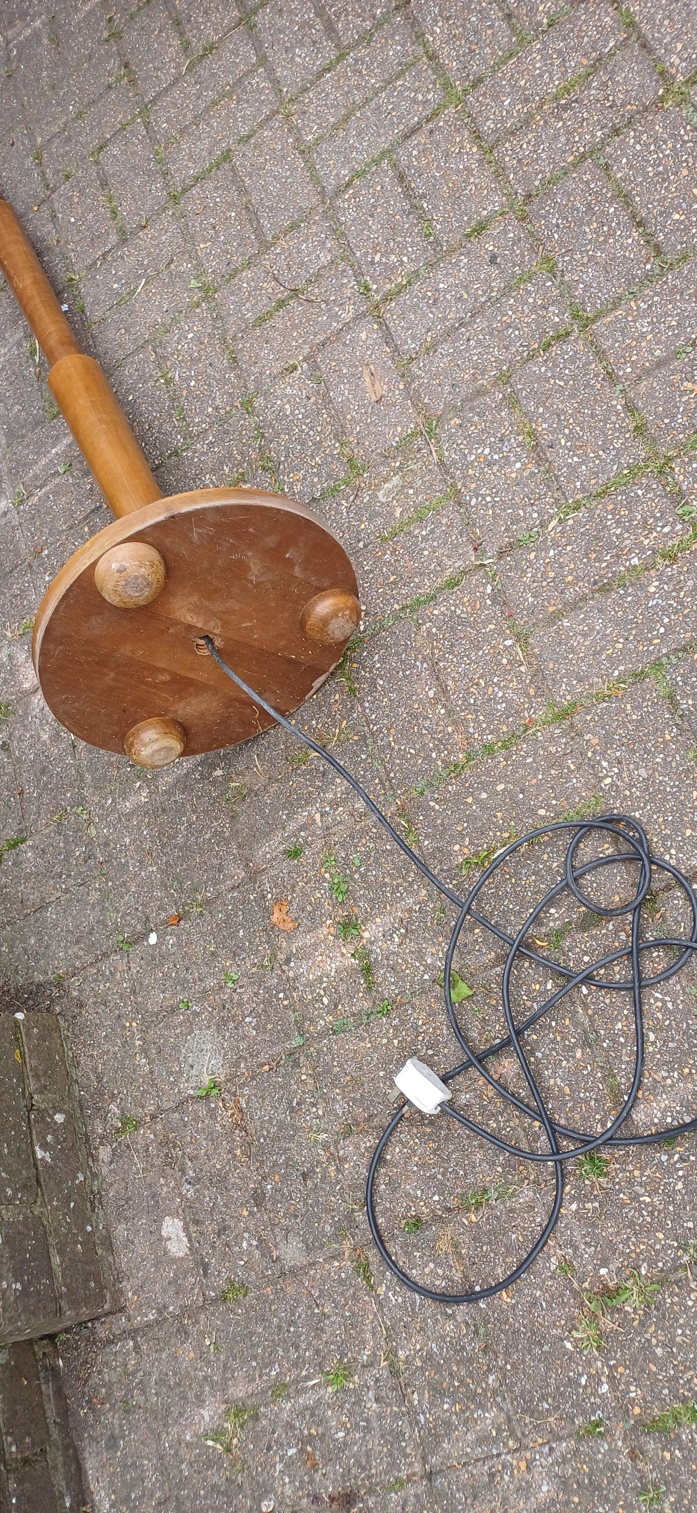 Vintage Art Deco 30s Wooden Turned Standard Lamp. Working.