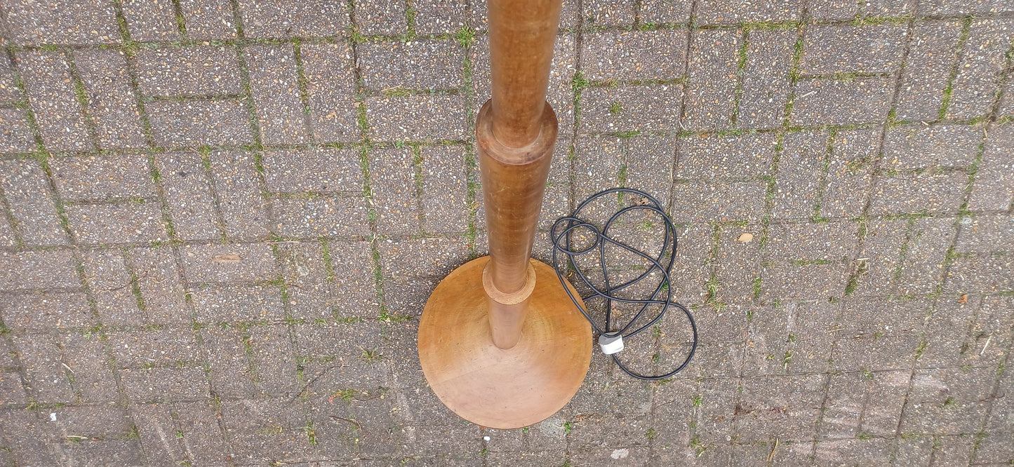 Vintage Art Deco 30s Wooden Turned Standard Lamp. Working.