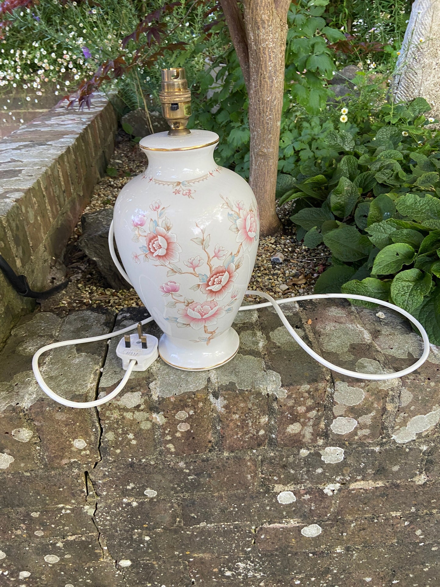 Vintage M&S St Michael's 1980s ceramic lamp with rose and blossom detail - working condition