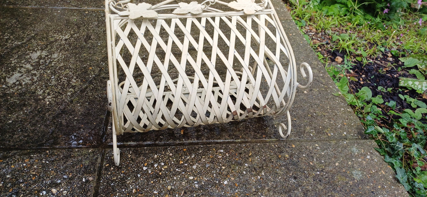 Vintage Style Metal Storage Basket Magazine Rack Storage Painted Cream