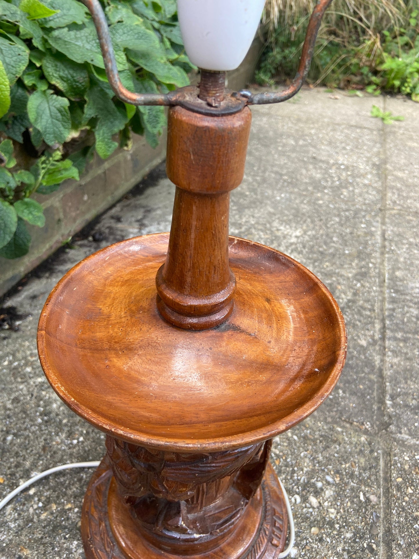 Large ethnic carved wooden vintage table lamp - South Pacific