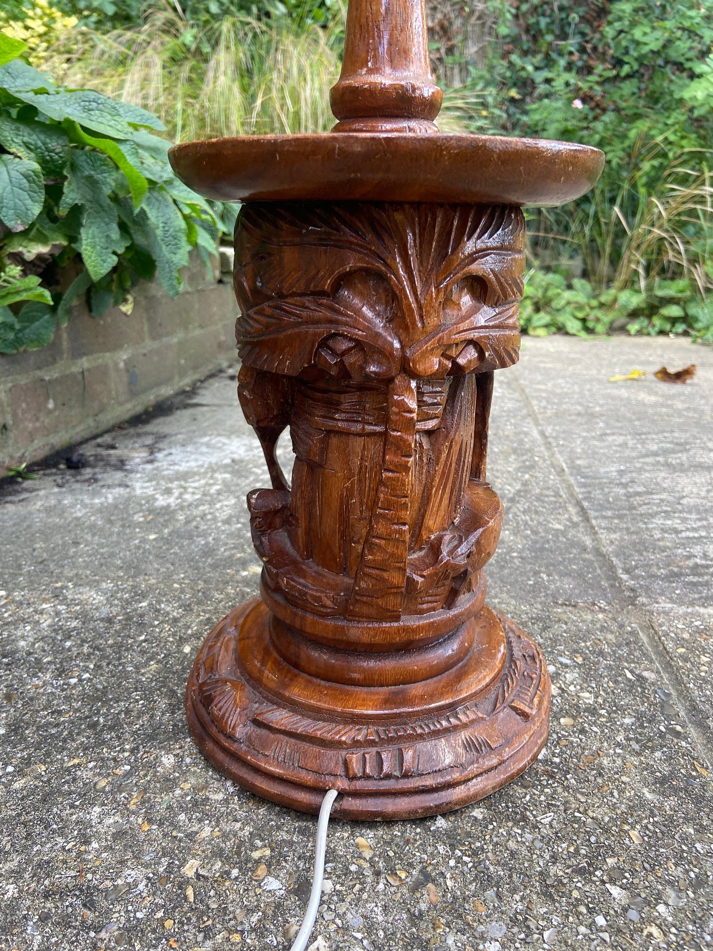 Large ethnic carved wooden vintage table lamp - South Pacific