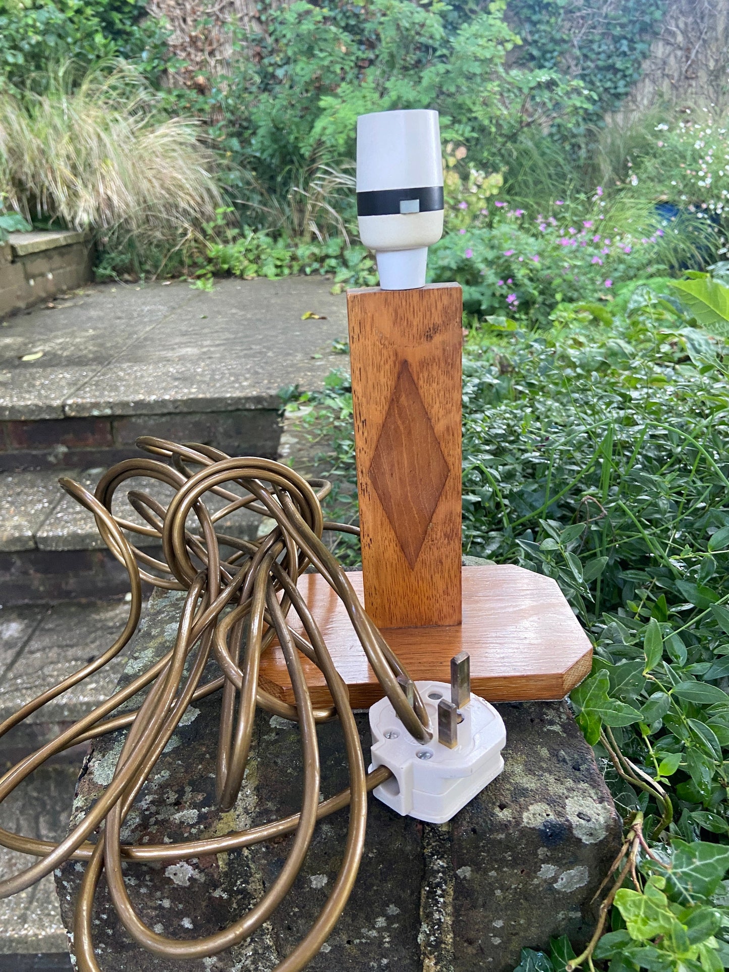 Mid century vintage wooden table lamp - handmade - geometric design, oak, very long flex