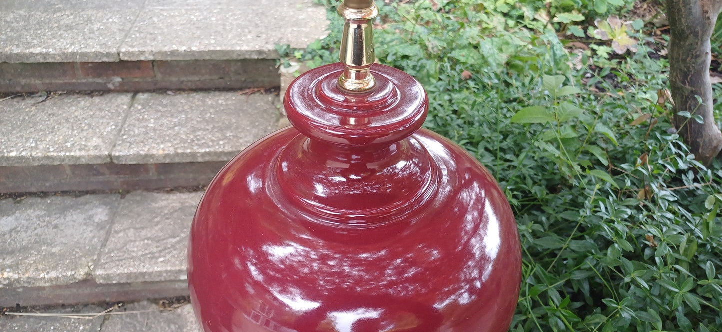 Huge and Heavy Vintage Retro 80s Maroon and Black Table Lamp in Working Order
