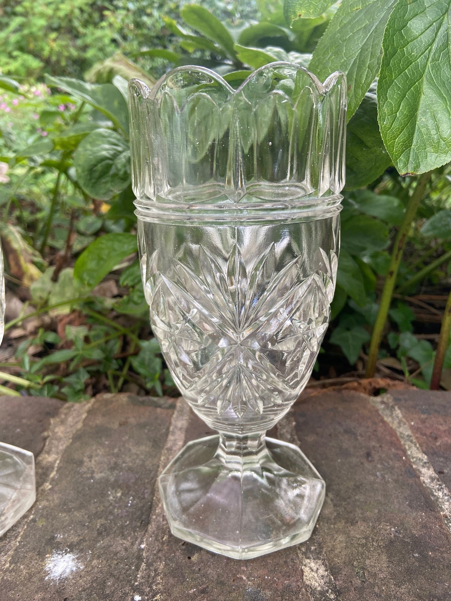 Vintage pair of glass flower vases - good medium size - great for flowers or display, vgc, crystal glass vases