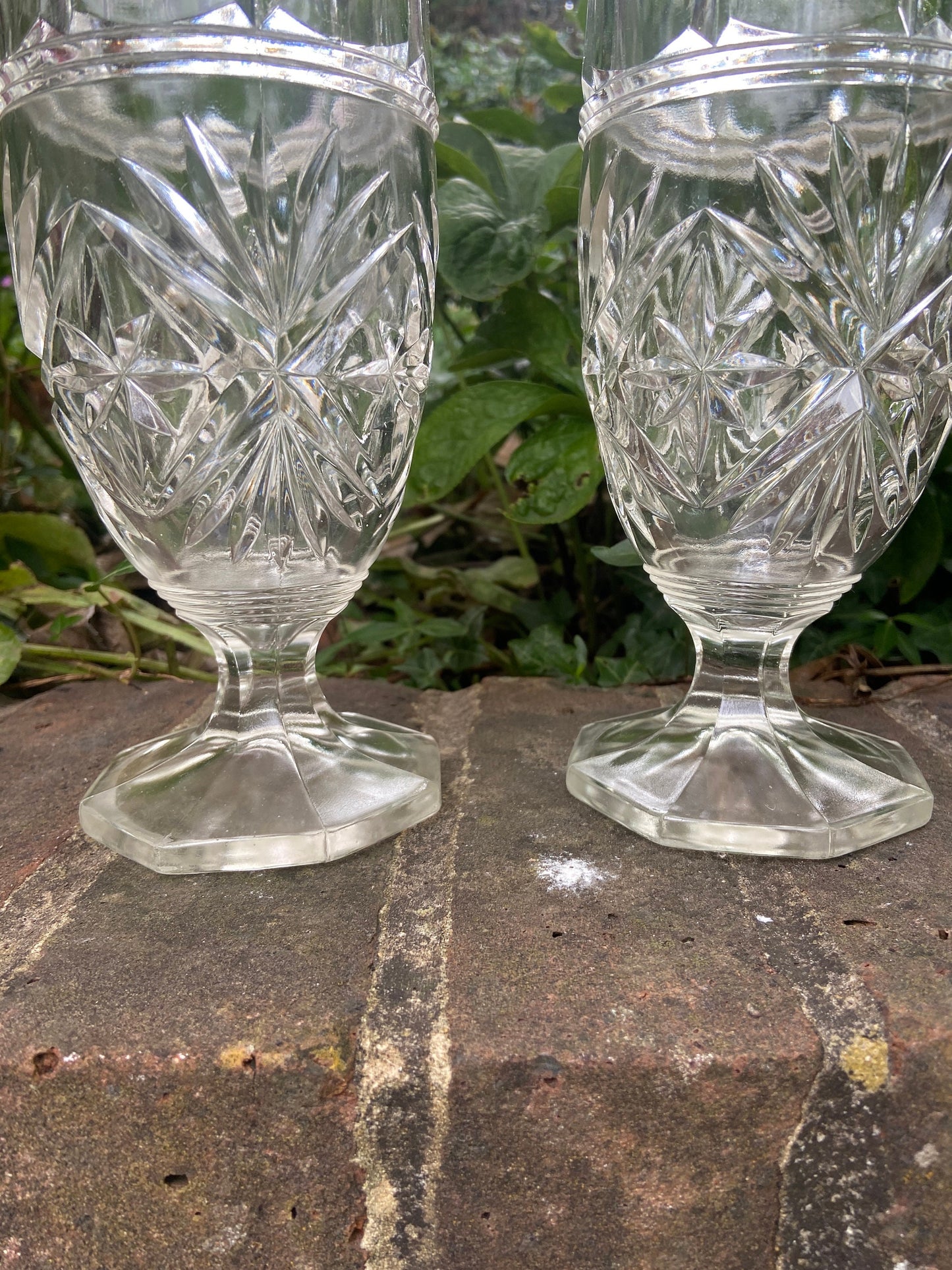 Vintage pair of glass flower vases - good medium size - great for flowers or display, vgc, crystal glass vases