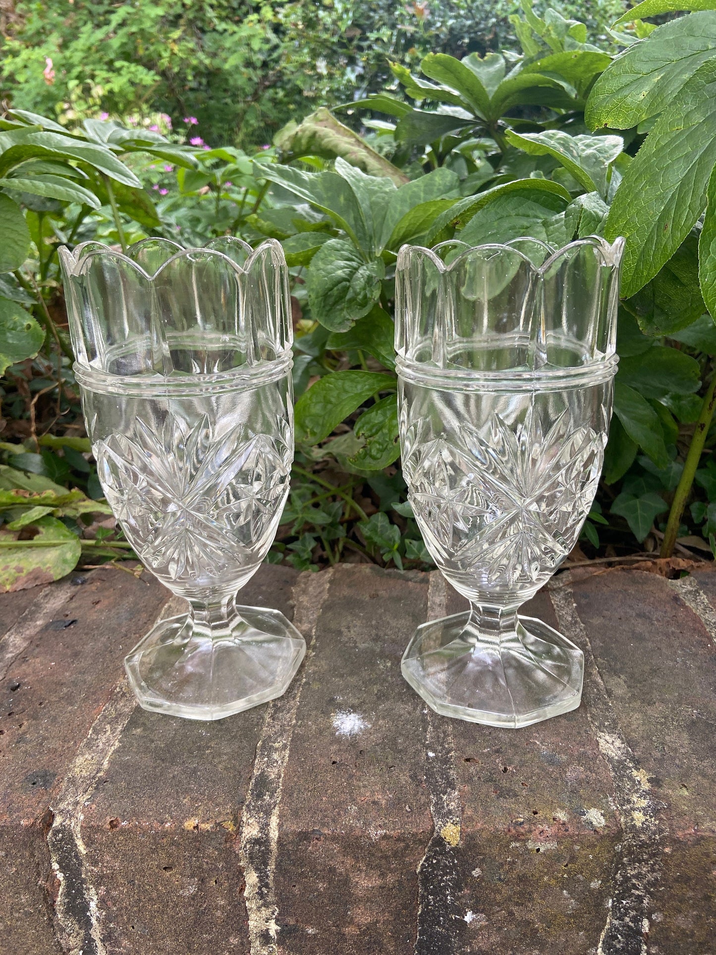 Vintage pair of glass flower vases - good medium size - great for flowers or display, vgc, crystal glass vases