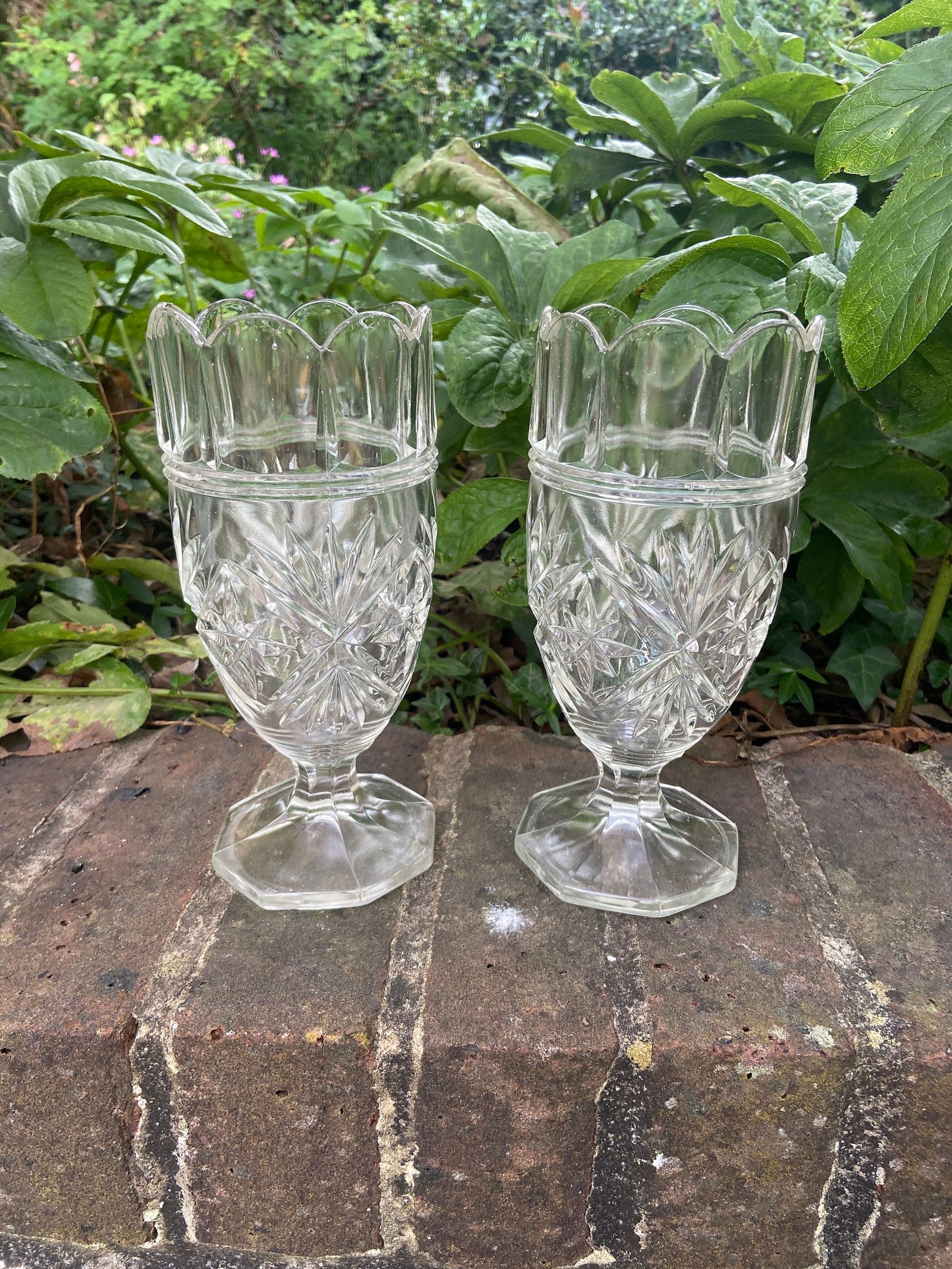 Vintage pair of glass flower vases - good medium size - great for flowers or display, vgc, crystal glass vases