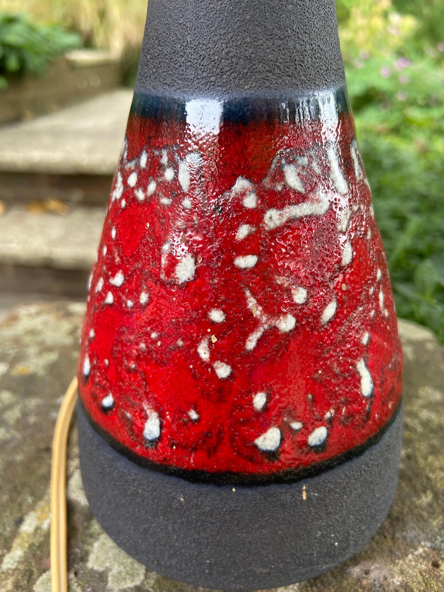 Superb Vintage 1970s red and volcanic grey table lamp