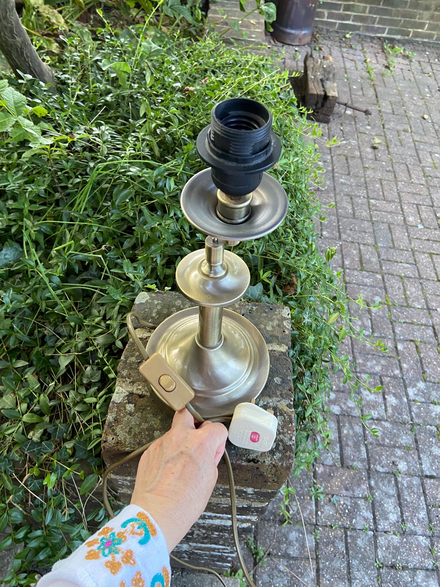 Vintage swing office table lamp, swing functionality, antique brass finish; working lamp; desk lamp, dressing table lamp, corner lamp