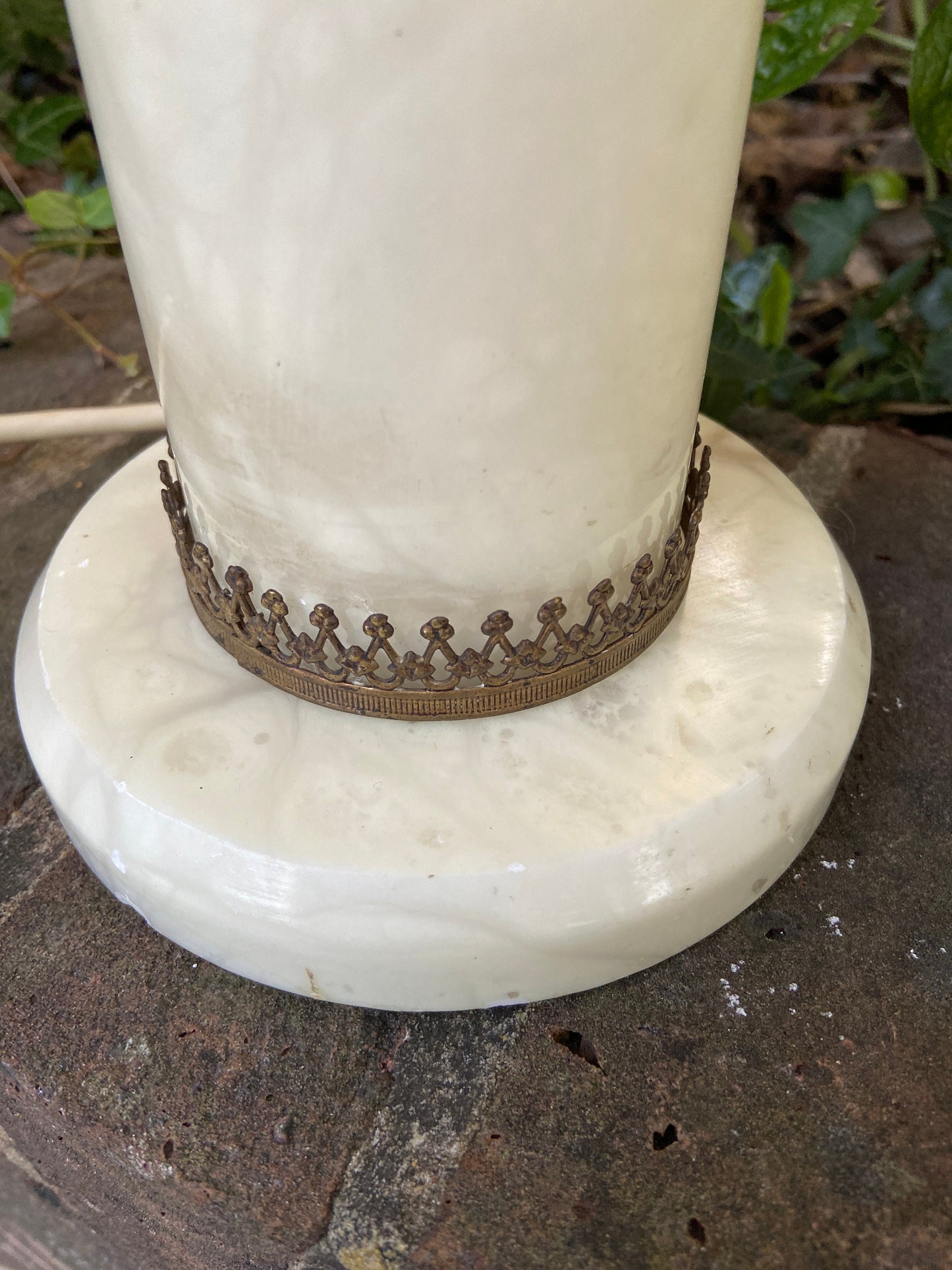 Wonderful tall vintage onyx table lamp - stunning, it does need some electical work