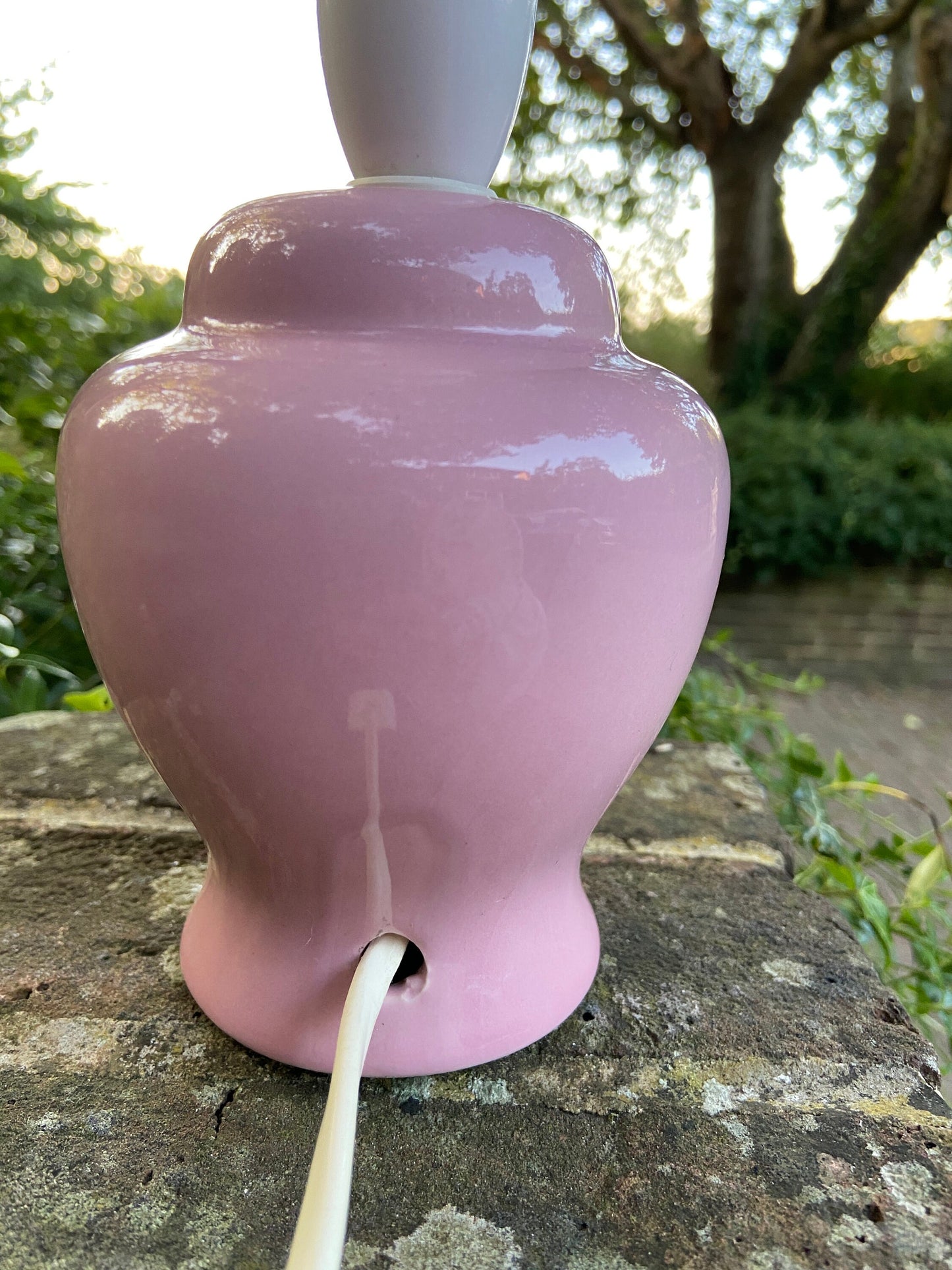 Vintage pretty in pink 1970s table lamp; original retro table lamp in pink, barbie pink, working table lamp