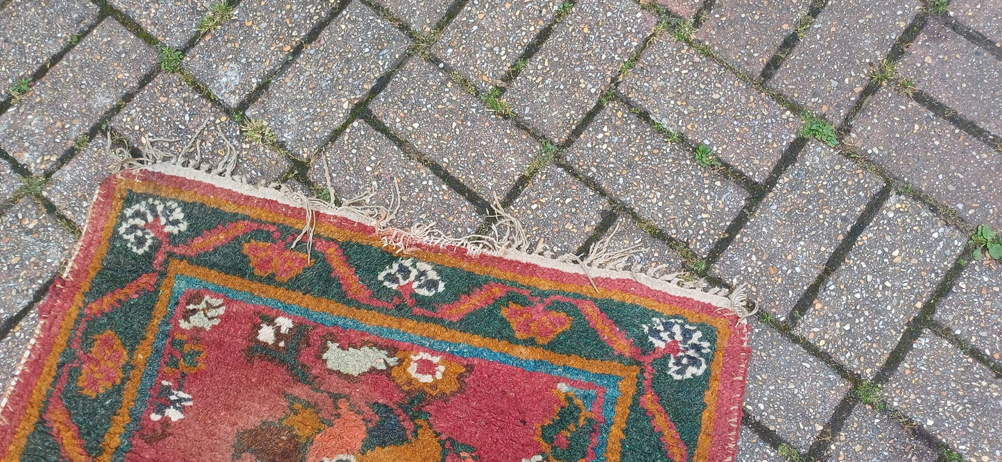 Charming Bohemian Age Worn Early 20th Century Vintage Rug Runner Beautiful Colours Shabby Chic 260 x 72 cm