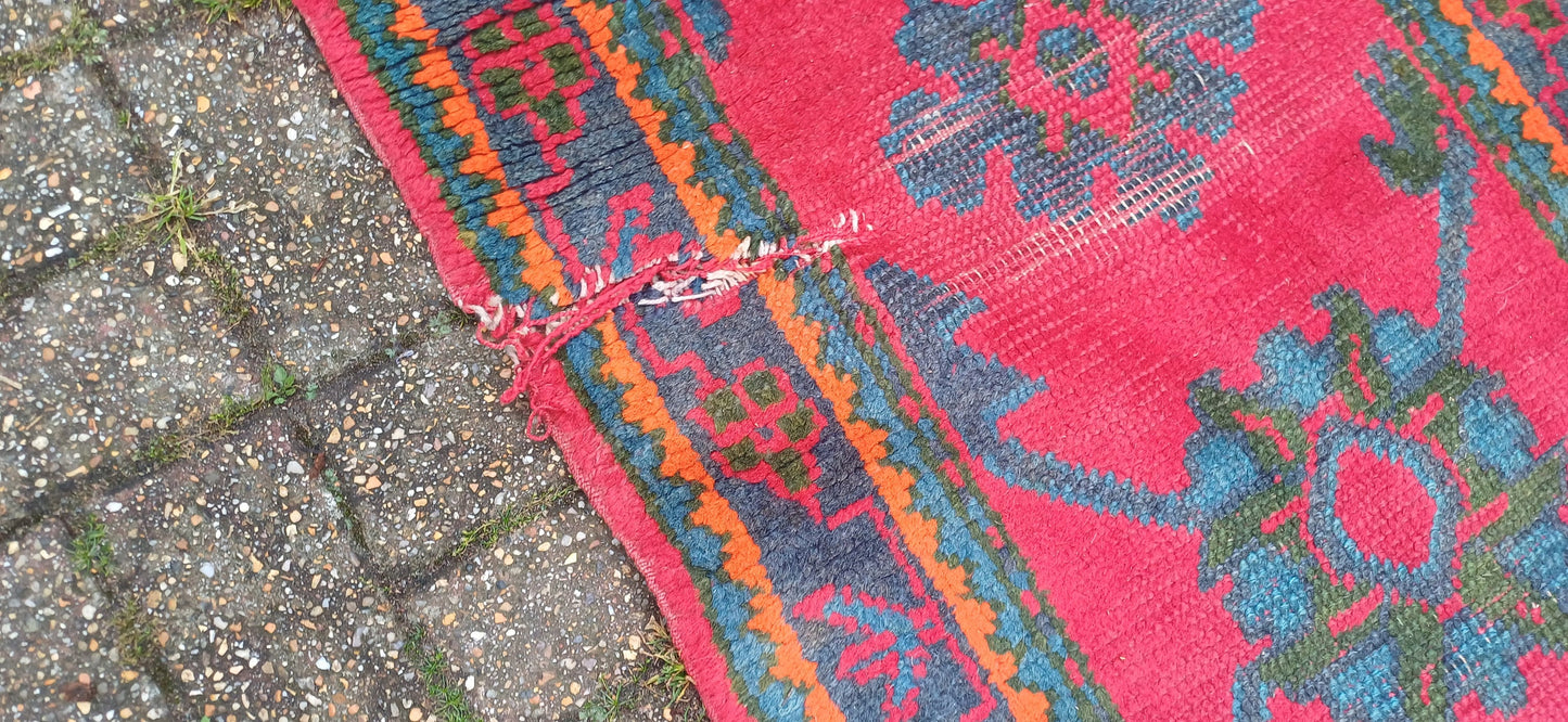 Charming Bohemian Age Worn Early 20th Century Vintage Rug Runner Beautiful Colours Shabby Chic 515 x 70 cm