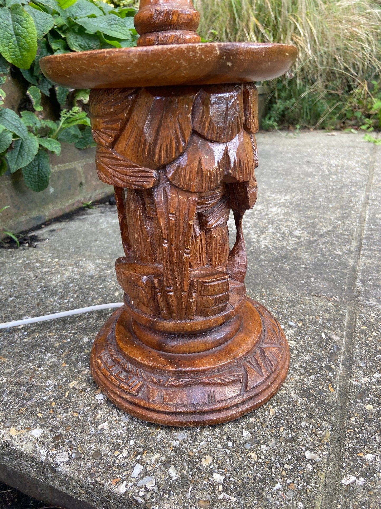 Large ethnic carved wooden vintage table lamp - South Pacific