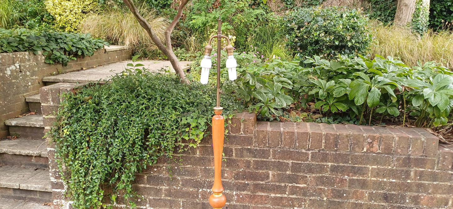 Beautiful Quality 70s Vintage Turned Wood and Brass Standard Lamp and Lampshade Working.