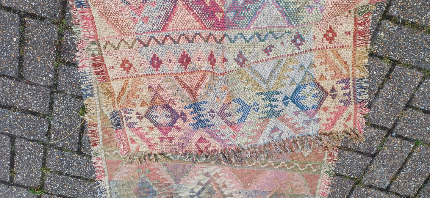 Pretty 100% Cotton Jacquard Style Decorative Rug. Handwoven in India 150 x 80 cm Colourful Vintage Style.