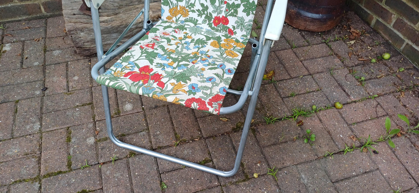 Vintage Retro 70s Sprung Deckchair. Folding. Made in Czechosolvakia. Funky Floral Decoration.