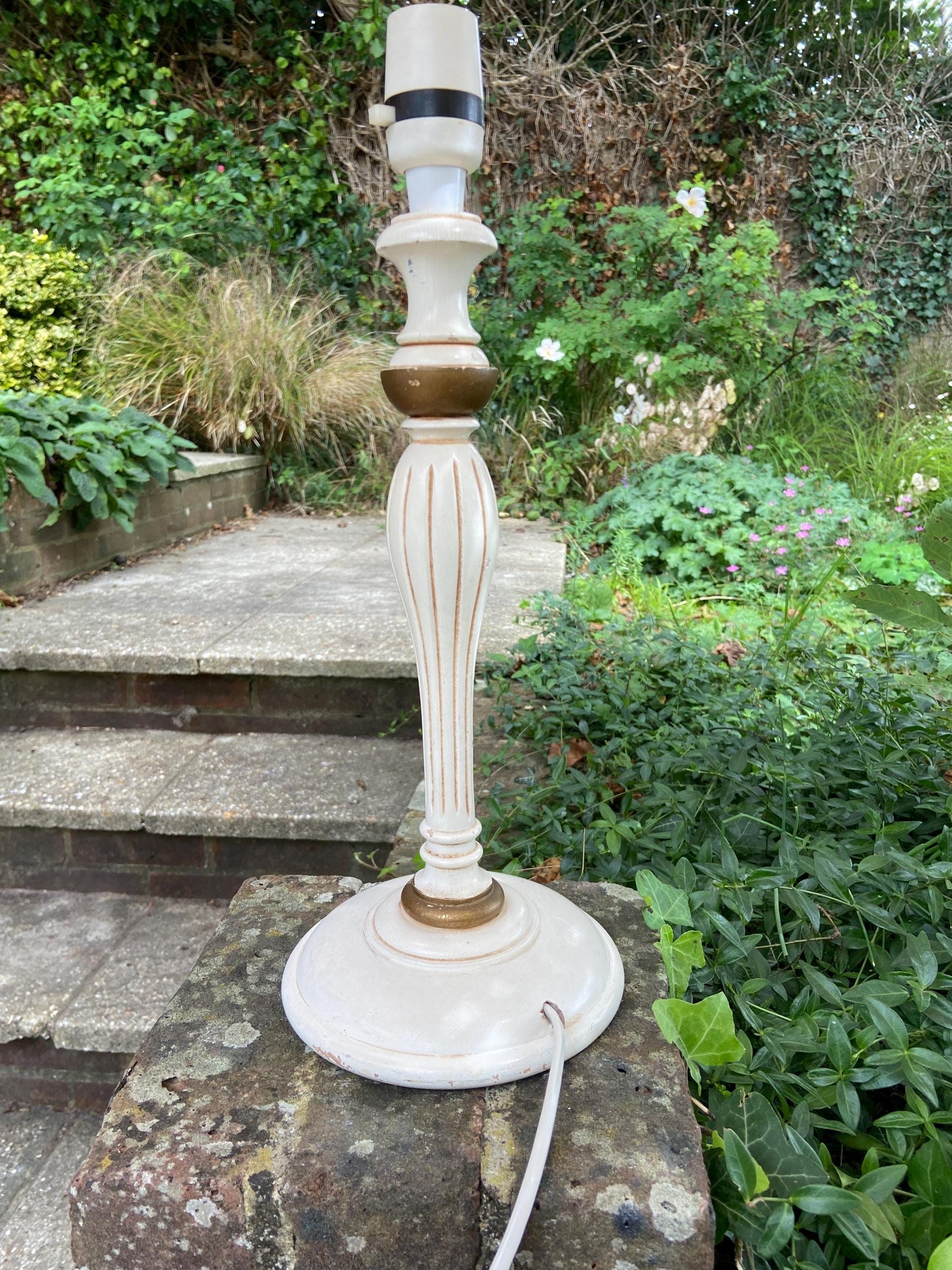 Smashing 1970s painted white wooden lamp with super purple underside felt! Vintage wooden white table lamp