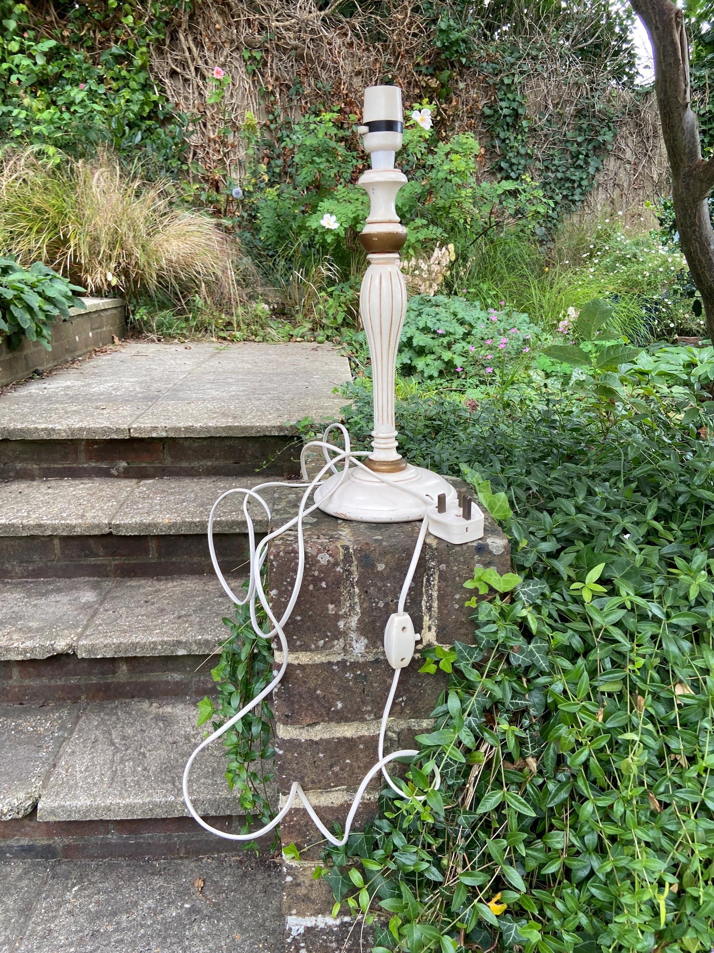 Smashing 1970s painted white wooden lamp with super purple underside felt! Vintage wooden white table lamp