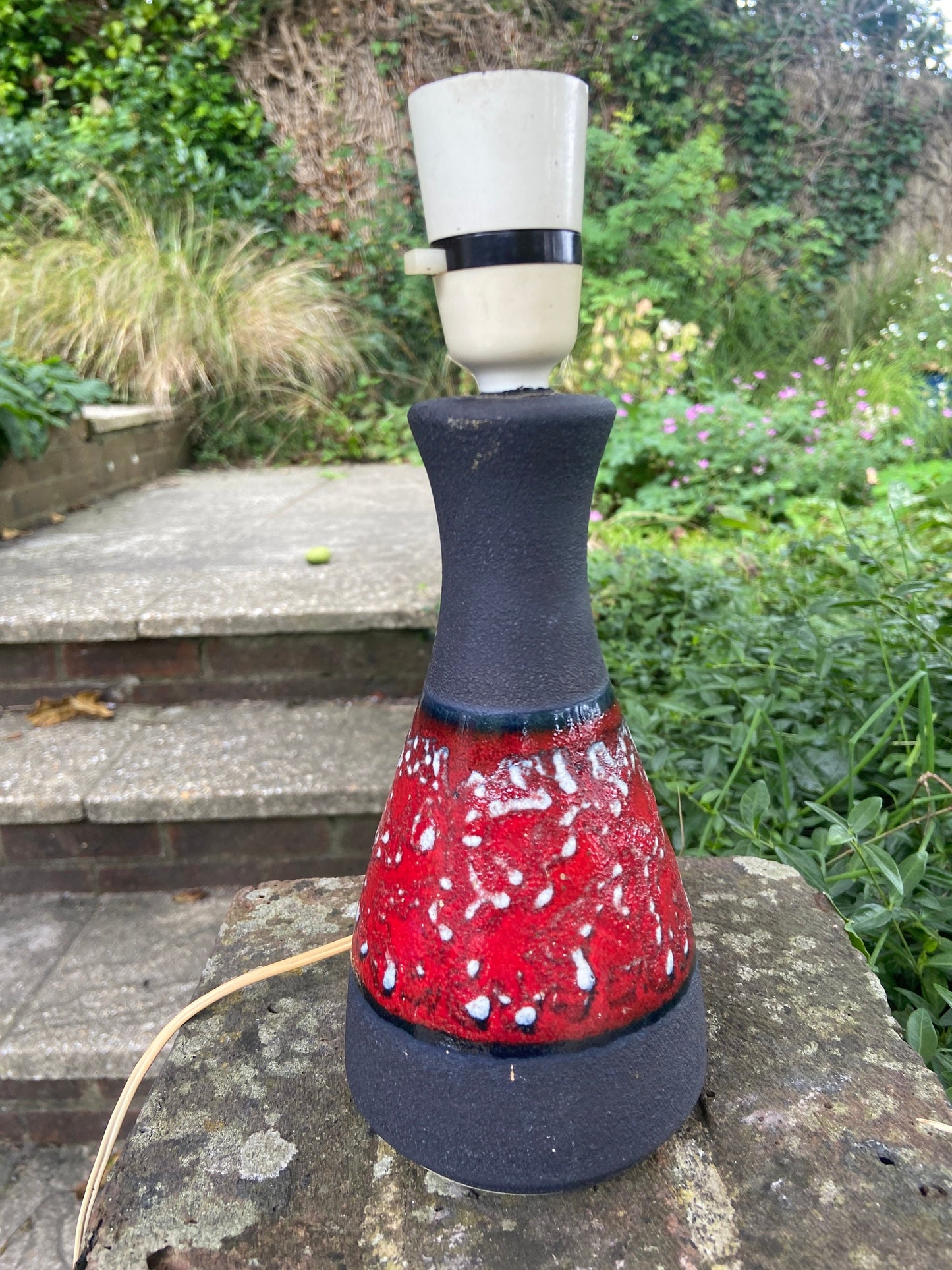Superb Vintage 1970s red and volcanic grey table lamp