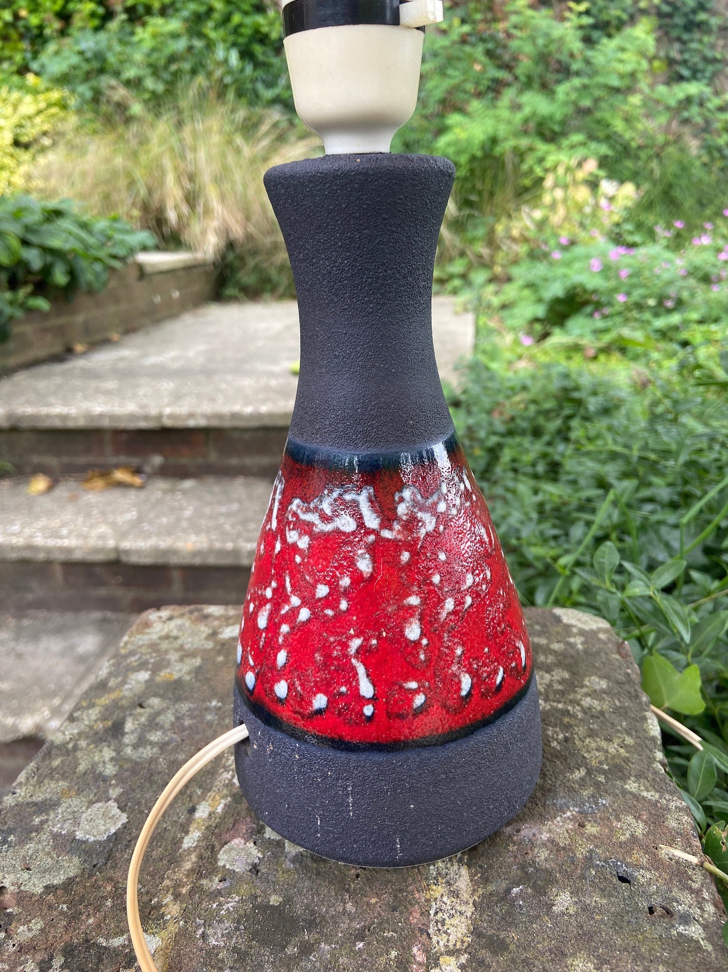 Superb Vintage 1970s red and volcanic grey table lamp
