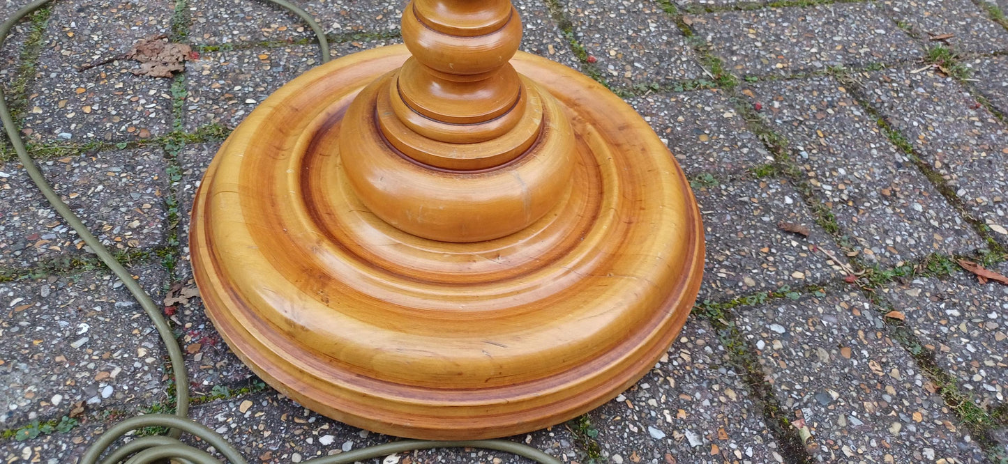 Modern Top Quality Vintage Style Beech Standard Lamp and Genuine Vintage Lampshade in Working Order. Free Hand Delivery England & Wales