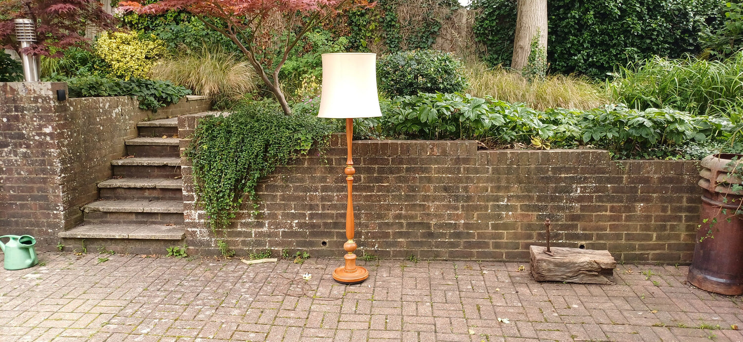 Beautiful Quality 70s Vintage Turned Wood and Brass Standard Lamp and Lampshade Working.