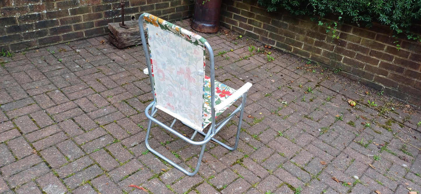 Vintage Retro 70s Sprung Deckchair. Folding. Made in Czechosolvakia. Funky Floral Decoration.