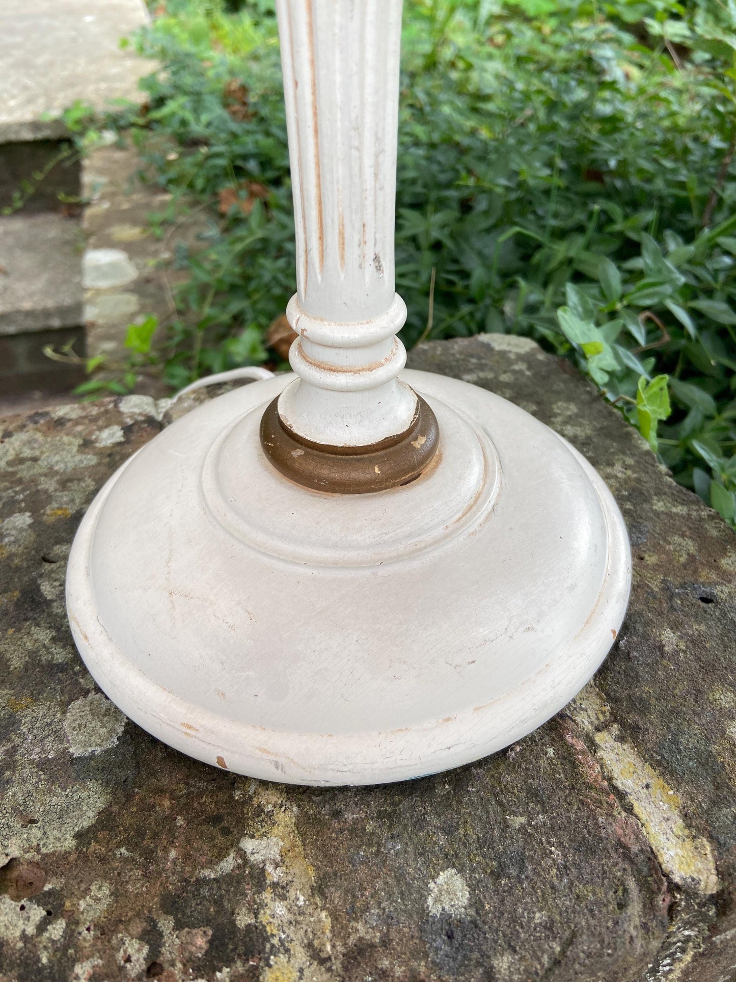 Smashing 1970s painted white wooden lamp with super purple underside felt! Vintage wooden white table lamp