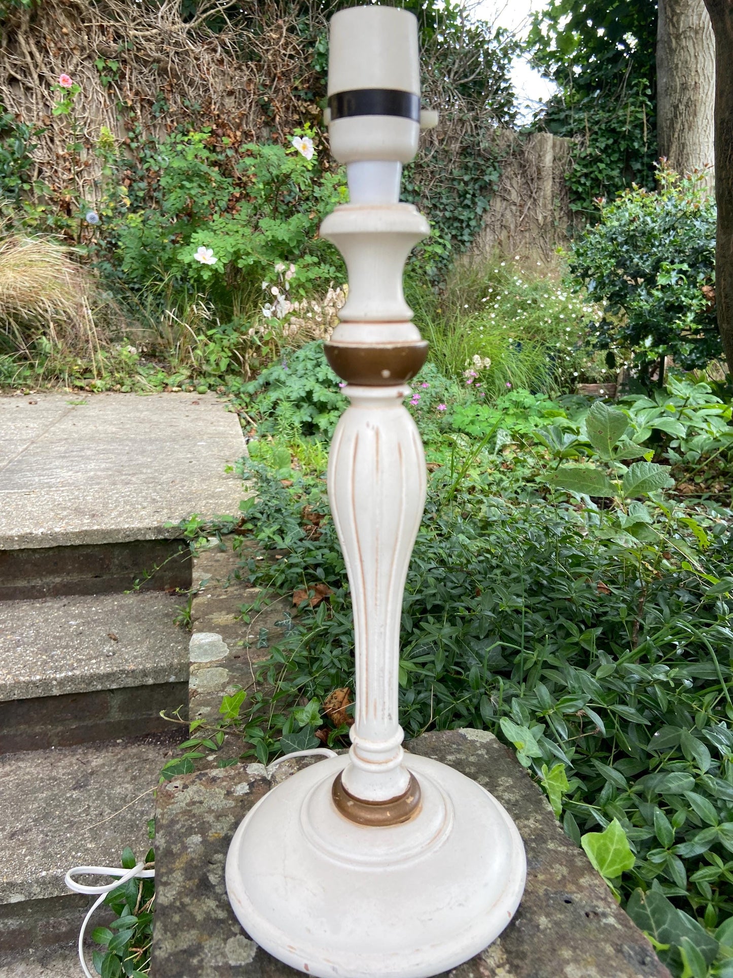 Smashing 1970s painted white wooden lamp with super purple underside felt! Vintage wooden white table lamp