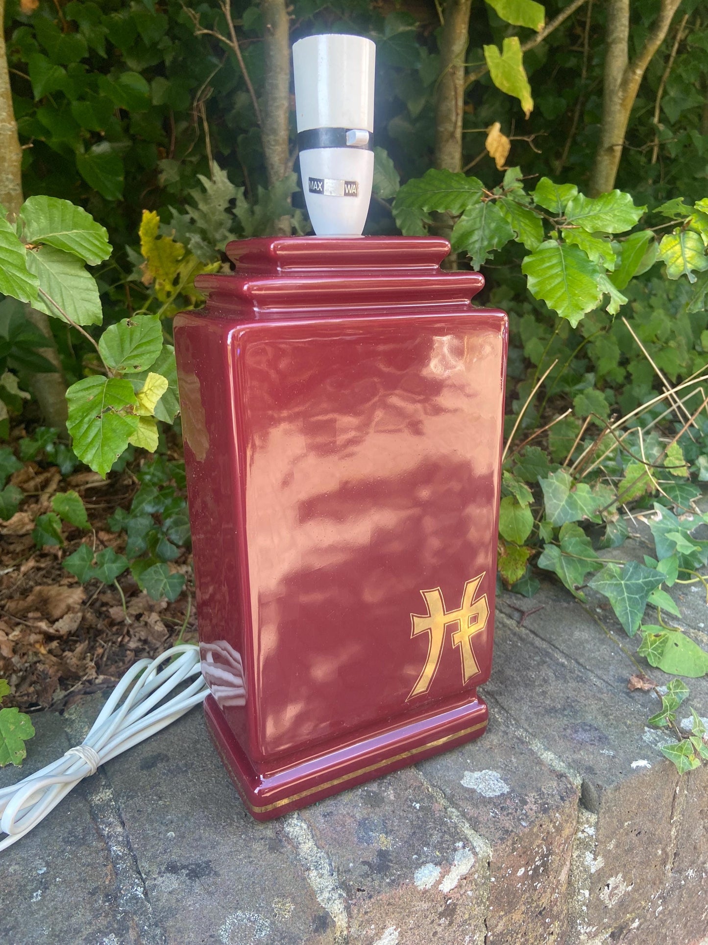Vintage rectangular table lamp with Chinese colouring and design, red and gold, symbols, working table lamp