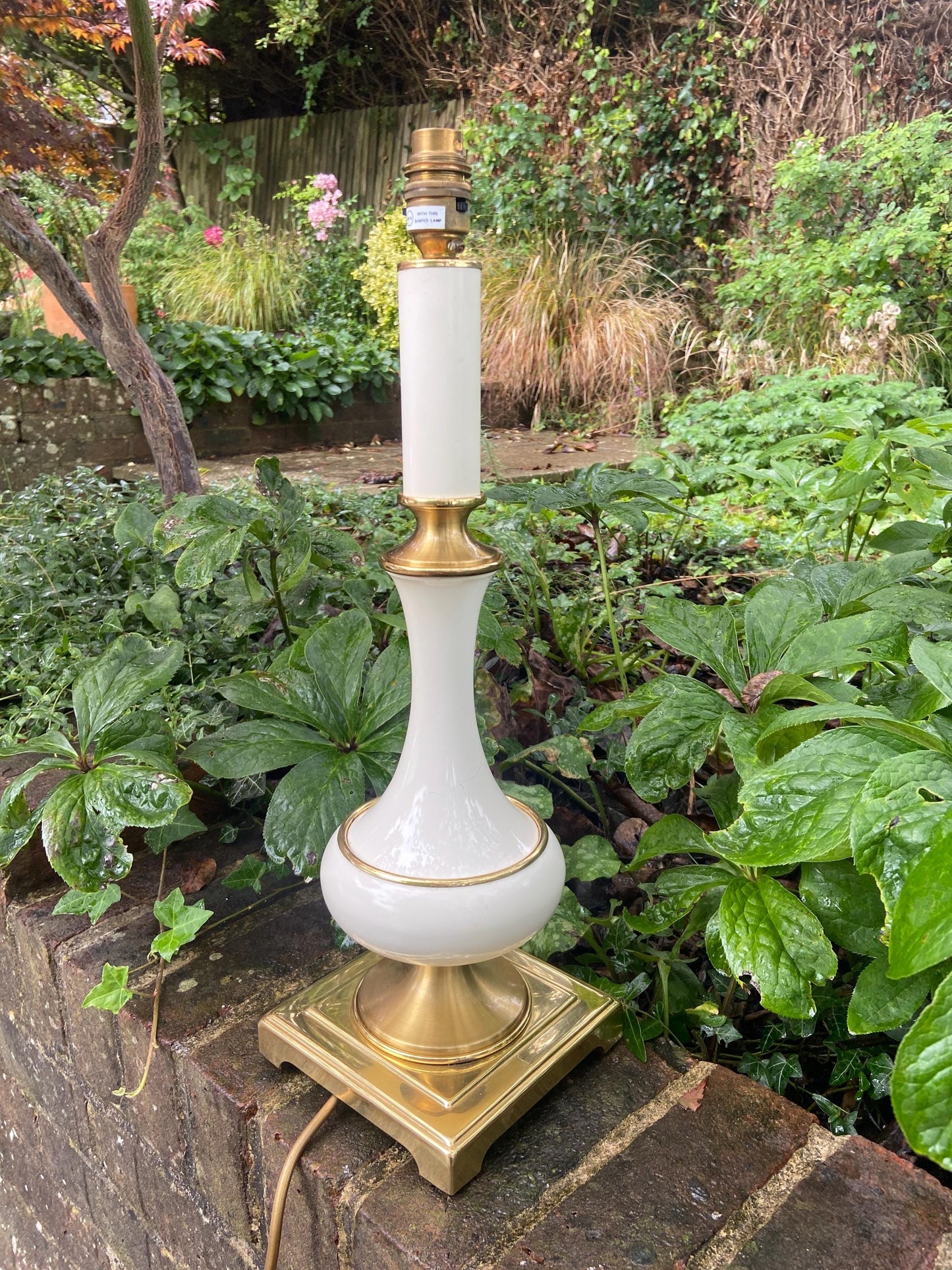 Quality vintage tall cream porcelain and brass table lamp - working condition, retro table lamp