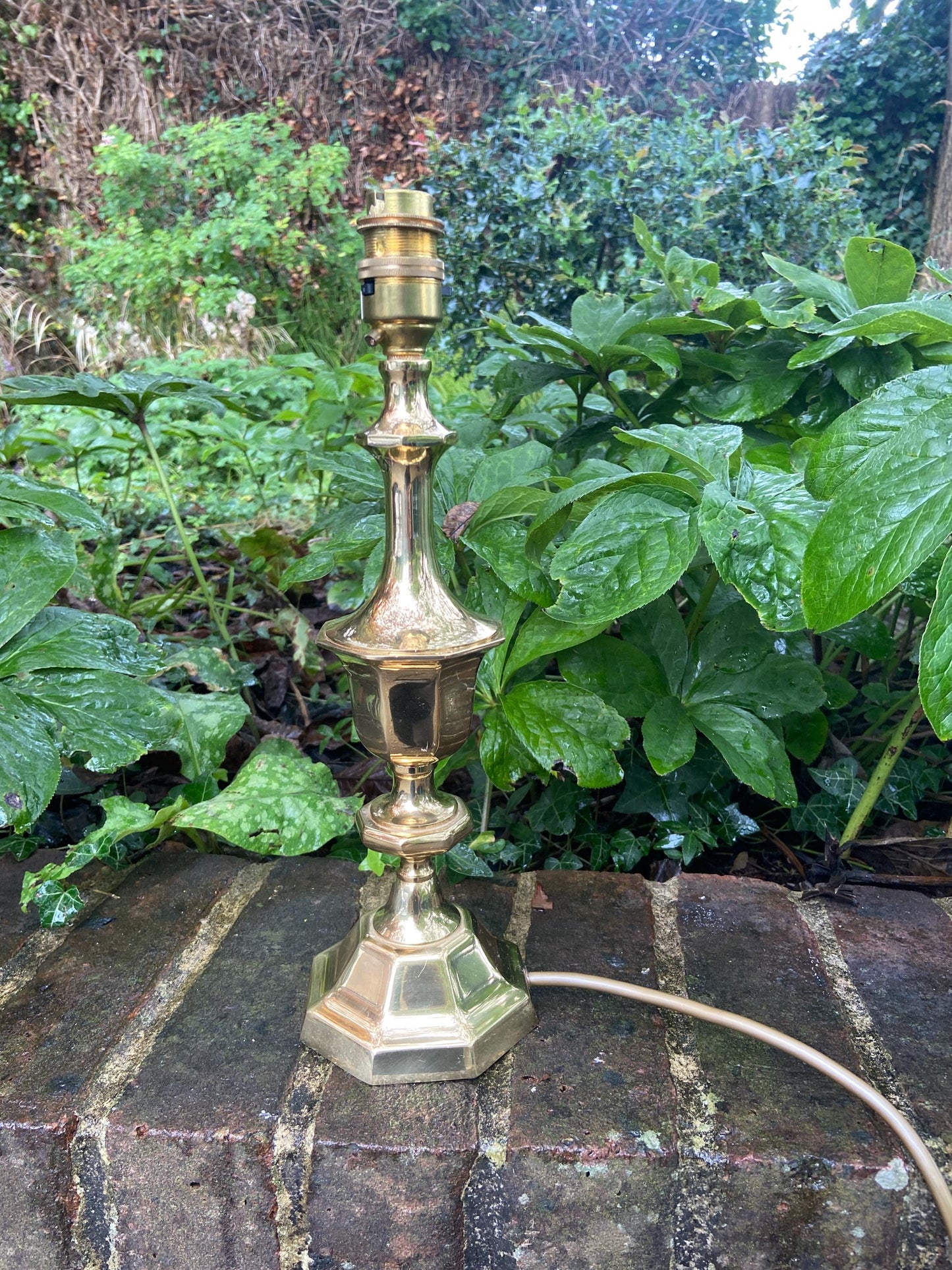 Classic Brass Vintage Table Lamp - VGC and working