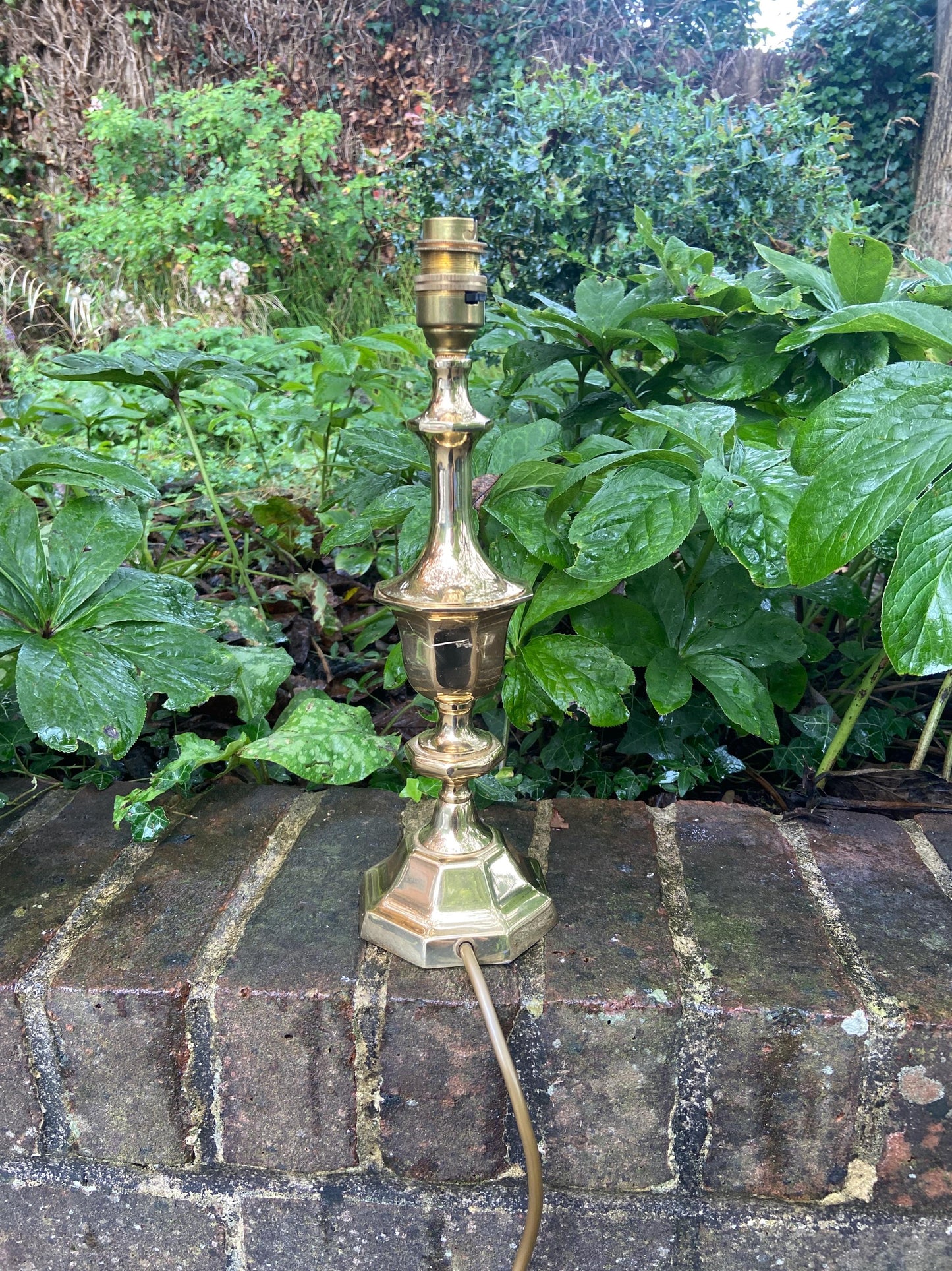 Classic Brass Vintage Table Lamp - VGC and working